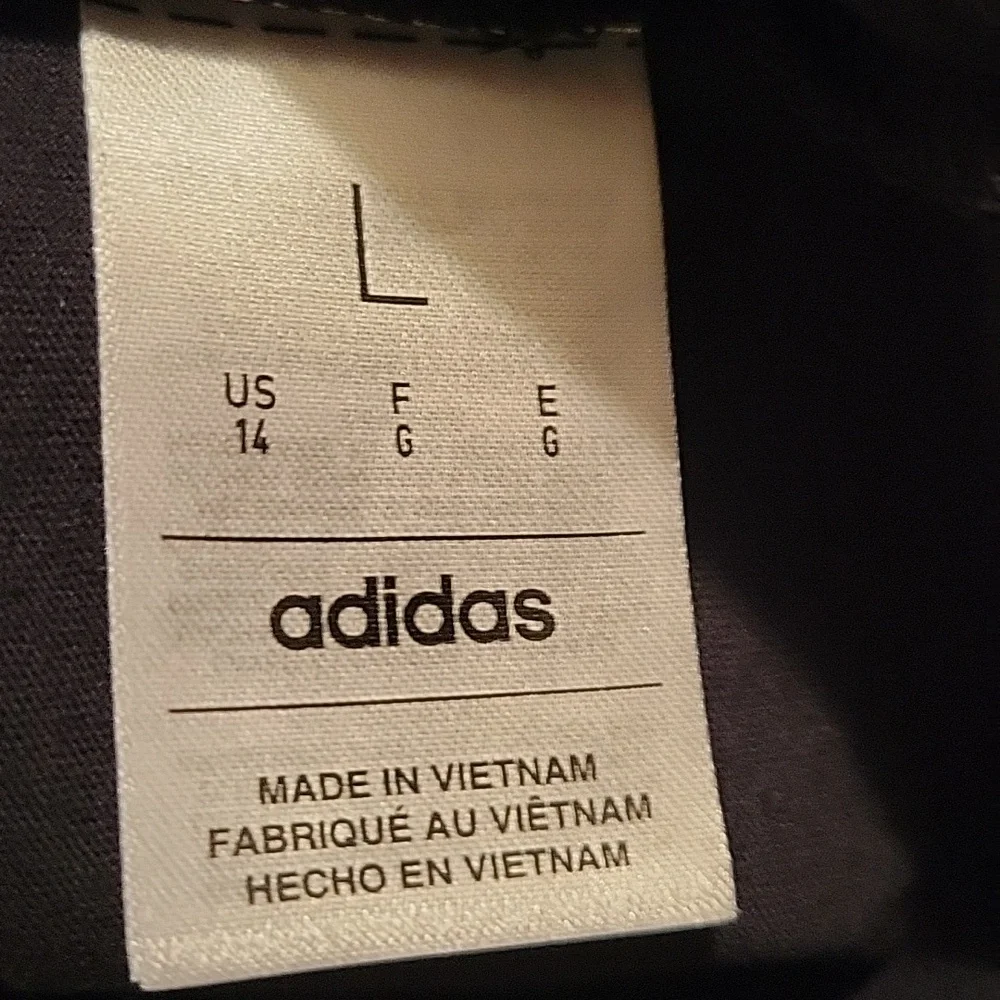 NWT: adidas Girls CrewNeck Long Sleeve Graphic Tee With Foil Logo & Purple Stars - Picture 6 of 12